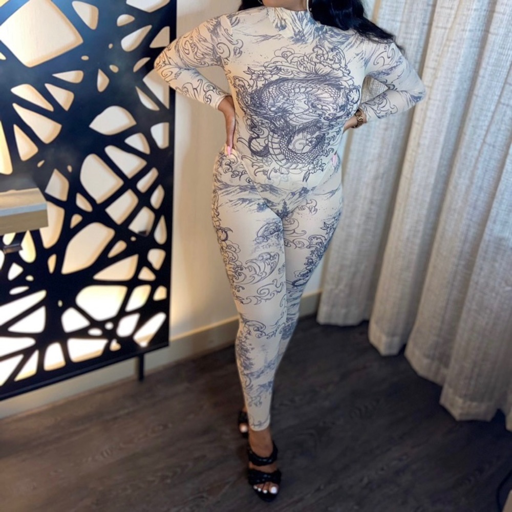 Fashion Nova 2 Piece Mesh Leggings and Bodysuit Set Size Large. Worn Once